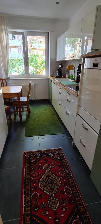 Nana-Eg-80M2 Sanierter Altbau-Parkplatz-Kleiner Garten-Wlan-Netflix-2Zimmer-Kueche-Dusche-Wanne-Waschmaschine Oberhausen  Buitenkant foto