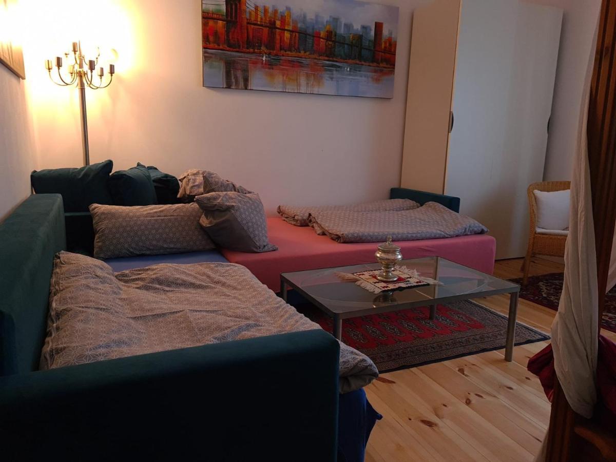 Nana-Eg-80M2 Sanierter Altbau-Parkplatz-Kleiner Garten-Wlan-Netflix-2Zimmer-Kueche-Dusche-Wanne-Waschmaschine Oberhausen  Buitenkant foto