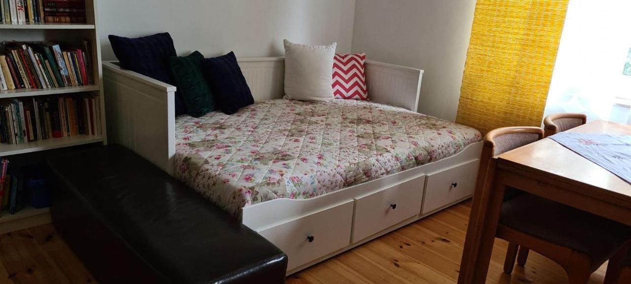 Nana-Eg-80M2 Sanierter Altbau-Parkplatz-Kleiner Garten-Wlan-Netflix-2Zimmer-Kueche-Dusche-Wanne-Waschmaschine Oberhausen  Buitenkant foto